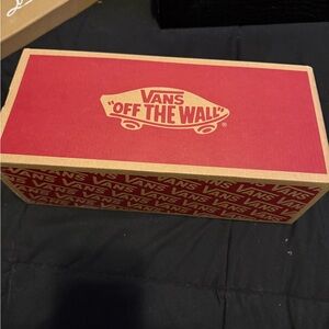 WHITE AND GREEN CRECKER PRINT VANS